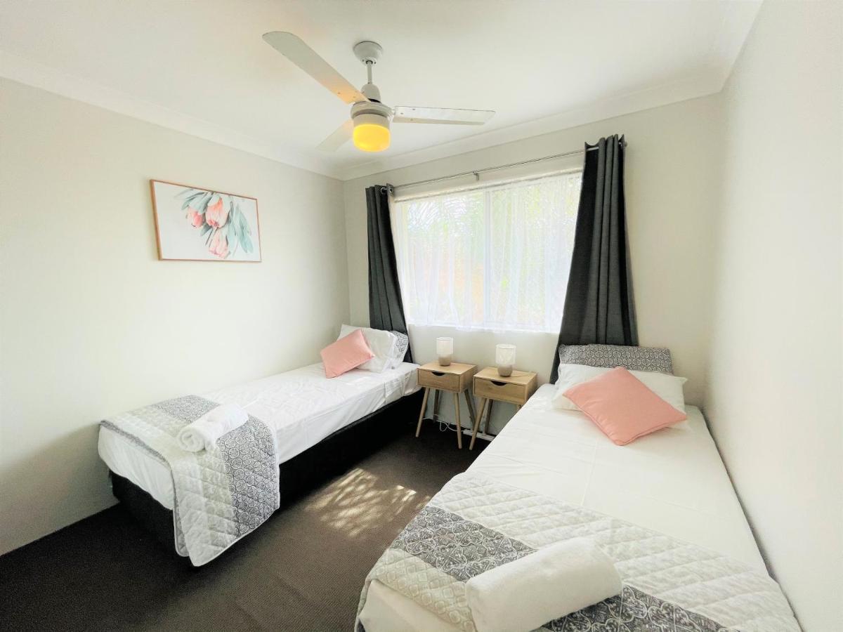 Surfers Tradewinds Hotel Gold Coast Bagian luar foto