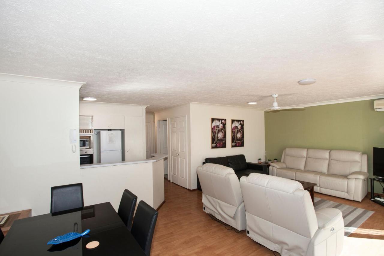 Surfers Tradewinds Hotel Gold Coast Bagian luar foto